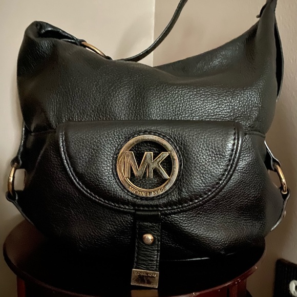 Michael kors shoulder bag. - Picture 1 of 6